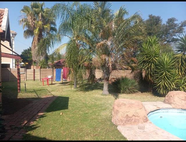 4 BEDROOM HOUSE FOR SALE IN SUIDERBERG